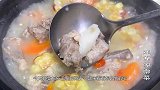 为什为很多人做排骨汤，不白不香有腥味，大厨告诉你正确的做法