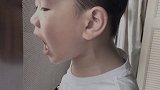 儿子：“爸爸，这下好了，我们可以组团去看耳朵了~”