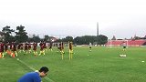 国奥泰国集训地紧临寺庙  泰少年足球训练营引郝伟侧目