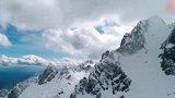 云南丽江：从艳阳高照穿越到雪花纷飞 冬季玉龙雪山别样美