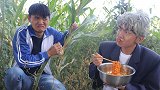 学渣第一次知道粮食来之不易，老爸的做法值得大家学习！