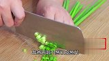 酱油炒饭怎么炒才好吃学会这个小技巧，香气四溢，拿肉都不换！
