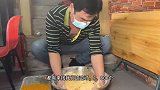 福建00后用榴莲改良传统小吃，皮薄馅多1个10块，高峰日做500个