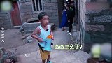 陈小春对儿子过分凶狠，摄像师吓到手抖，这是亲生的儿子吗