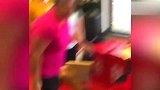 作死就是一种享受，看小伙实在是辣眼睛，太能作了，哈哈