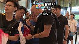 红军旧将精准送福利成球迷最爱 30秒内签名戴帽+连合5张影