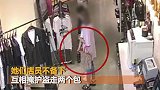 重庆2闺蜜逛街看上名牌包 大摇大摆盗回家