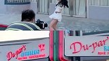 网红江离小姐姐街拍第三视角，性感热舞，魅力十足！