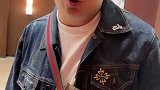 主要是很难么多男的在一起我害怕啊……哈哈哈哈搞笑 内容过于真实