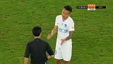 鲁能抓住机会快速反击 孙铂防守心切放倒金敬道获黄宝石卡