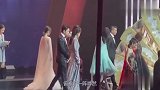 慈善夜越来越差，叫错明星名字，邀请了主播充数