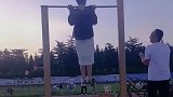 这一幕把人看呆，小姐姐这也太厉害了