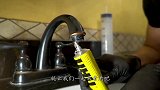 水龙头满涂胶水，阀门开启众人惊呆了，画面简直不要太美