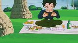 七龙珠：布欧看到美食，口水直流，贝吉塔大方的分给布欧美食！