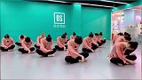 锦衣雪华玉颜色，回眸一笑天下倾