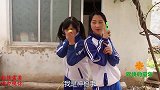 小伙伴玩水枪大战，没想关键时刻东东的水枪却卡壳了！