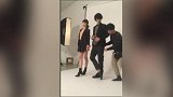 爆新鲜-20161229-模特拍照时裤子突然滑落之后反应超淡定