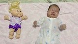 给宝宝买了个玩具，下一秒宝宝反应，简直太逗了！
