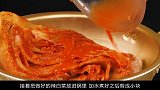 小姐姐自制辣白菜汤，搭配大块午餐肉和溏心蛋，大口吃的太过瘾了