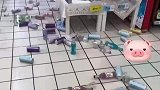 孩子打翻超市展示架，父母买单摔变形的鸡尾酒，晚上喝了一宿