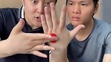 大哥表演的魔术，在我看来就是骗小孩的把戏，看一遍就会太简单了