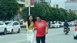 才拿驾照的女司机，不会停车，这操作我也是服了！