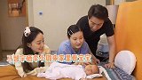 李小璐久违抱娃，场面温馨毫不生疏，绯闻男友出镜力破新恋情谣言