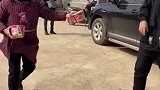 不管多大，在外婆眼里都是小孩
