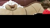 公公婆婆躺沙发上睡觉，儿媳妇故意使坏，可坑坏了公公！