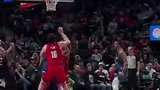 场边视角看杨瀚森篮下卡位补篮得手