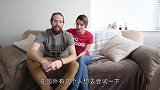奇葩老外作死，给头发喷上100层发胶，效果难以直视