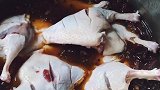 麻辣鸭腿下锅喽