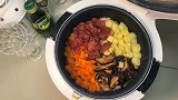 这个腊肠焖饭真的太好吃了！一口电饭锅就解决了！你们学会了没