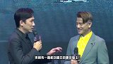 刘嘉玲夫妇盛装出席，穿碎花裙小露香肩美腿，伟哥西装革履变骑士