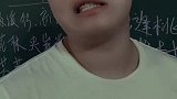 这谁啊？竟然在教室直接用上缝纫机了？