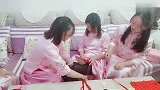 伴娘这么藏新娘的鞋子，给人一种“坑”自己的错觉？