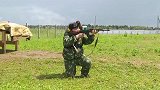 体坛直击：记者体验俄罗斯军事生活 实弹射击秀枪法