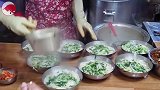 韩国街头美食：每三十分钟，出货一百碗，真的那么好吃吗？