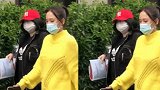 陈乔恩疑似怀孕？戴口罩穿着宽松现身拍戏，下意识看肚子走路谨慎