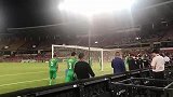 中超-17赛季-国安虽连败精神赢人心 球迷不离不弃高歌致意谢场球员-专题