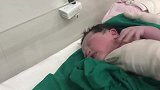 好久没见过这么可爱的新生儿，娇嫩的哭声真响亮，好想抱抱！
