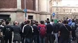 戒备森严！FIFA颁奖礼外围严密布控 记者数百米外驻足观望