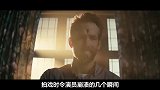 演员崩溃瞬间：剧本一片空白自己现编台词，摔成乌眼青只露半张脸