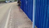 小姐姐看起来蛮开心的，只是最后翻车的有点尴尬