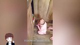 妈妈早上去叫宝宝起床，推开门看到这一幕，妈妈瞬间快笑岔气了