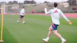 西班牙训练视频，亚马尔这球感真不错啊