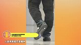 王俊凯解锁冬日最新穿搭：裤子里面穿牛仔裤