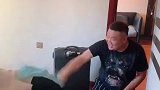 搞笑视频：出差一年回家发现媳妇怀孕了