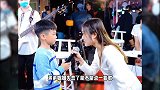少儿街头翻唱《忘川彼岸》，声音太治愈了，开口就惊呆众人！