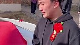 姐姐出嫁弟弟挥泪送别